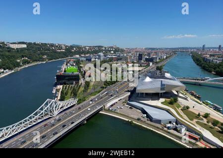 Lyon (centre-est de la France), 2ème arrondissement (arrondissement) : vue aérienne du quartier de Confluence à l'entrée sud de la ville. Dans le f Banque D'Images