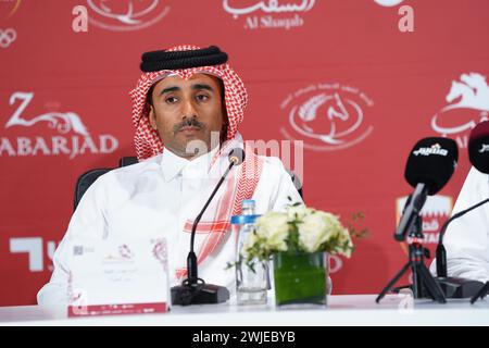 Qatar Equestrian Federation (QEF) Secrétaire général et Président du Comité suprême d'organisation du Festival équestre International de H The Amir Sword Cheikh Ahmed bin Nouh Al Thani lors d'une conférence de presse le 14 février 2024 à la Longines Al Shaqab Arena au Qatar. Le festival de trois jours commence le 15 février 2024, jeudi matin, et se termine le samedi 17 février 2024. Plus d'événements sont organisés dans l'arène intérieure dans la même arène. Le festival est témoin de la participation de plus de 150 cavaliers et cavaliers de 28 pays et un prix en argent de 650 000 euros Banque D'Images