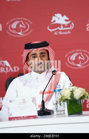 Qatar Equestrian Federation (QEF) Secrétaire général et Président du Comité suprême d'organisation du Festival équestre International de H The Amir Sword Cheikh Ahmed bin Nouh Al Thani lors d'une conférence de presse le 14 février 2024 à la Longines Al Shaqab Arena au Qatar. Le festival de trois jours commence le 15 février 2024, jeudi matin, et se termine le samedi 17 février 2024. Plus d'événements sont organisés dans l'arène intérieure dans la même arène. Le festival est témoin de la participation de plus de 150 cavaliers et cavaliers de 28 pays et un prix en argent de 650 000 euros Banque D'Images