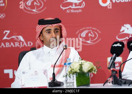 Qatar Equestrian Federation (QEF) Secrétaire général et Président du Comité suprême d'organisation du Festival équestre International de H The Amir Sword Cheikh Ahmed bin Nouh Al Thani lors d'une conférence de presse le 14 février 2024 à la Longines Al Shaqab Arena au Qatar. Le festival de trois jours commence le 15 février 2024, jeudi matin, et se termine le samedi 17 février 2024. Plus d'événements sont organisés dans l'arène intérieure dans la même arène. Le festival est témoin de la participation de plus de 150 cavaliers et cavaliers de 28 pays et un prix en argent de 650 000 euros Banque D'Images