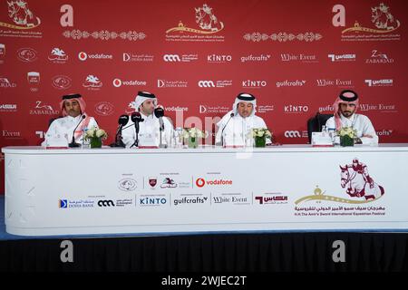 Qatar Equestrian Federation (QEF) Secrétaire général et Président du Comité suprême d'organisation du Festival équestre International de H The Amir Sword Cheikh Ahmed bin Nouh Al Thani lors d'une conférence de presse le 14 février 2024 à la Longines Al Shaqab Arena au Qatar. Le festival de trois jours commence le 15 février 2024, jeudi matin, et se termine le samedi 17 février 2024. Plus d'événements sont organisés dans l'arène intérieure dans la même arène. Le festival est témoin de la participation de plus de 150 cavaliers et cavaliers de 28 pays et un prix en argent de 650 000 euros Banque D'Images