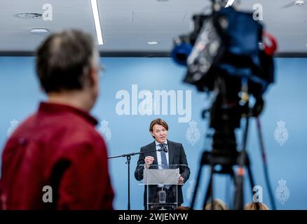 LA HAYE - L'informateur Kim Putters donne une conférence de presse sur son travail. Une majorité de la Chambre a approuvé la proposition du dirigeant du PVV Geert Wilders de nommer le président du SER comme nouvel informateur. ANP REMKO DE WAAL pays-bas Out - belgique Out Banque D'Images