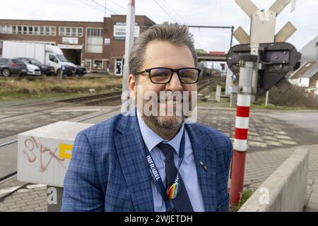 Dilbeek, Belgique. 15 février 2024. Benoit Gilson, PDG d’Infrabel, pose pour le photographe lors de la présentation de deux nouveaux systèmes de sécurité de la société d’infrastructures ferroviaires Infrabel, le jeudi 15 février 2024, à Groot-Bijgaarden, Dilbeek. BELGA PHOTO NICOLAS MAETERLINCK crédit : Belga News Agency/Alamy Live News Banque D'Images