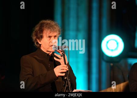 Quimper (Bretagne, nord-ouest de la France) : Denez Prigent en concert à la Cathédrale Saint-Corentin à l'occasion de la 100ème édition de l'annu Banque D'Images