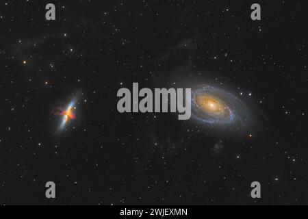 Messier 81, la galaxie de Bode (NGC 3031) et Messier 82 (la galaxie, NGC 3034 cigares) dans la constellation de la Grande Ourse Banque D'Images