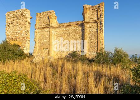 Ombres de coucher de soleil sur les ruines du château de Santa Ana, Oliva, Espagne Banque D'Images