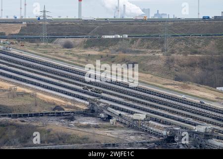 Eindruecke vom Braunkohletagebau Garzweiler am 15.02.2024 Foerderstrassen im Braunkohletagebau Garzweiler. Umwelt : Eindruecke vom Braunkohletagebau Garzweiler AM 15.02.2024. Foto : Kirchner-Media/TH Garzweiler Luetzerath NRW Deutschland *** impressions de la mine de lignite à ciel ouvert de Garzweiler le 15 02 2024 Foerderstrassen im Braunkohletagebau Garzweiler Umwelt impressions de la mine de lignite à ciel ouvert de Garzweiler le 15 02 2024 photo Kirchner Media TH Garzweiler Luetzerath NRW Allemagne Copyright : xKirchner-Media/THX Banque D'Images