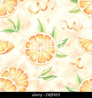 Modèle sans couture avec des tranches rondes d'oranges, des feuilles et de la peau. Aquarelle illustration dessinée à la main d'agrumes juteux. Modèle de fond avec plante de fruits Banque D'Images