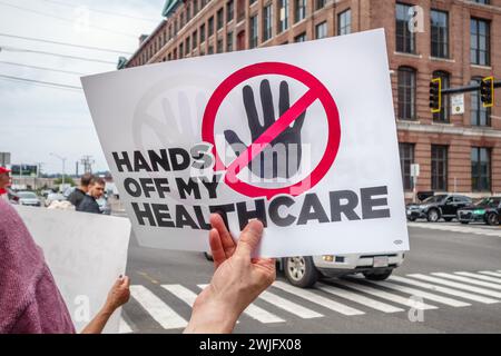 LAWRENCE, ma, États-Unis – 20 JUILLET 2017 : des manifestants protestent en faveur de la législation sur les soins de santé. Banque D'Images