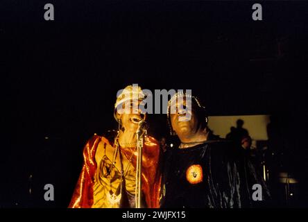 ©Philippe gras / le Pictorium/MAXPPP - Ile-de-France 06/04/2011 Philippe gras / le Pictorium - 06/04/2011 - France / Paris / Ile-de-France - concert de Sun Ra au Palace a Paris, 1980 - No va, No valeurs actuelles, No JDD, JDD Out, No Russia, Russia out / 06/04/2011 - France / Paris / Ile-de-France (région) - concert Sun Ra au Palace, Paris, 1980 Banque D'Images