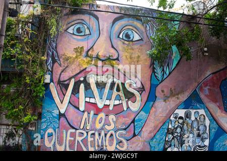 Un exemple de rue politique de Buenos Aires Buenos Aires est réputée pour sa rue animée. Banque D'Images