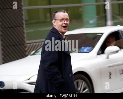 Berlin, Allemagne, 15 février 2024. La romancière et scénariste irlandaise Enda Walsh quitte la conférence de presse. Crédits : Walter Gilgen Banque D'Images