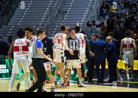 Torino, Italie. 15 février 2024. UNAHOTELS Reggio Emilia fêtent lors du match des quarts de finale Frecciarossa final Eight basket entre Virtus Segafredo Bologna vs UNAHOTELS Reggio Emilia à Turin dans le nord de l'Italie - jeudi 15 FÉVRIER 2024. Sport - panier (photo de Marco Alpozzi/Lapresse) crédit : LaPresse/Alamy Live News Banque D'Images