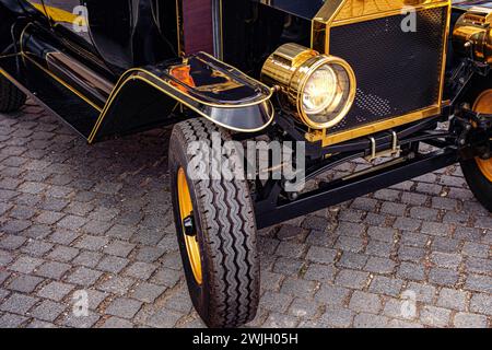 Lampe de phare noir vintage voiture classique Banque D'Images