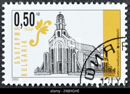 Timbre-poste oblitéré imprimé par la Bulgarie, qui montre, église Marie de l'Ascencion, Sofia, vers 2000. Banque D'Images