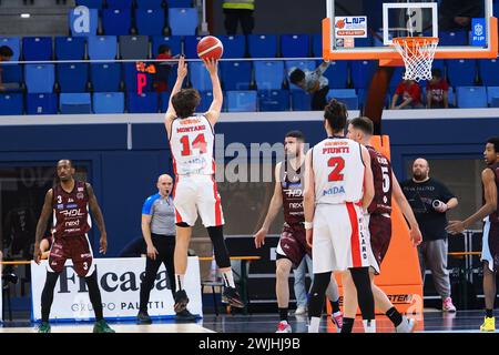 Milan, Italie. 15 février 2024. Matteo Montano (Urania Milano) lors du Wegreenit Urania Milano vs HDL Nardo basket, match italien de basket-ball Serie A2 hommes à Milan, Italie, 15 février 2024 crédit : Agence photo indépendante/Alamy Live News Banque D'Images