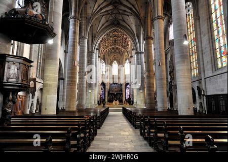 Cathédrale gothique Sainte-Croix, également connue sous le nom de cathédrale Sainte-Croix, voûte nervurée dans la zone du chœur, la construction a commencé vers 1315, Schwaebisch Banque D'Images