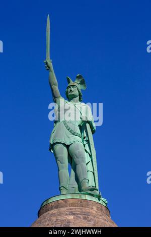 Un monument au chef de la tribu Cherusci Arminius qui a détruit trois légions romaines à la bataille de la forêt de Teutoburg en 9 AD à Detmold, Allemagne Banque D'Images