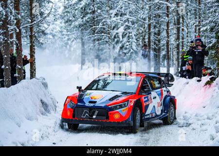 Umea, Suède. 15 février 2024. Le pilote Thierry Neuville (Bel) et Martijn Wydaeghe (Bel) du Team Hyundai Shell Mobis World Rally vu en action lors du FIA World Rally Championship WRC Rally. Crédit : SOPA images Limited/Alamy Live News Banque D'Images