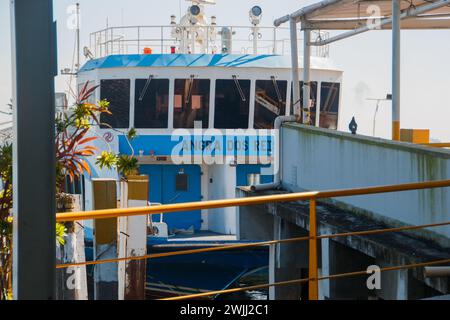 Bateau Rio x Niteroi à Rio de Janeiro, Brésil - 8 juin 2023 : détails du bateau qui traverse Rio de Janeiro et Niteroi. Banque D'Images