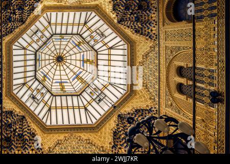 Le Real Casino de Murcie ou Casino de Murcie, est l'un des bâtiments les plus emblématiques de la ville du même nom, capitale de la région de Murcie. Banque D'Images