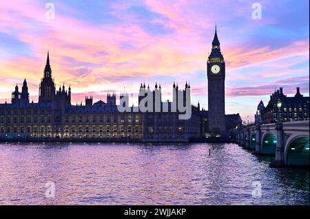 Coucher de soleil sur Westminster et Big Ben, Londres Banque D'Images