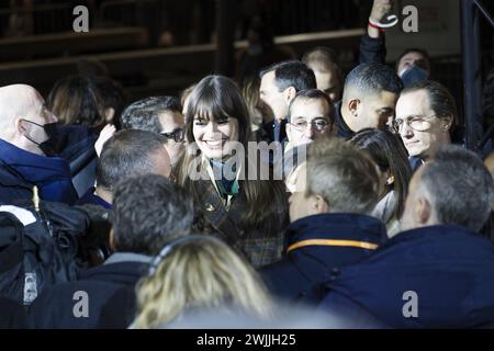 Paris, France .21 novembre 2021. Clara Luciani arrive aux illuminations de Noël sur l'avenue des champs-Elysées le 21 novembre 2021 à Paris Banque D'Images