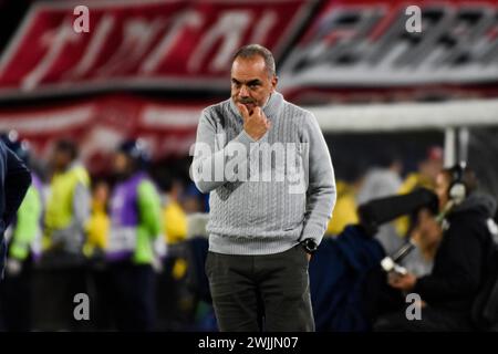 Bogota, Colombie. 13 février 2024. Jaime de la Pava, le manager de l'équipe du Deportivo Cali, lors du match BetPlay Dimayor opposant Santa Fe (1) contre Deportivo Cali (0) à Bogota, Colombie, le 13 février 2024. Photo par : Cristian Bayona/long Visual Press crédit : long Visual Press/Alamy Live News Banque D'Images