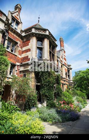 Old Master's Lodge dans le coin sud-est des jardins du Pembroke College. Université de Cambridge. Royaume-Uni Banque D'Images