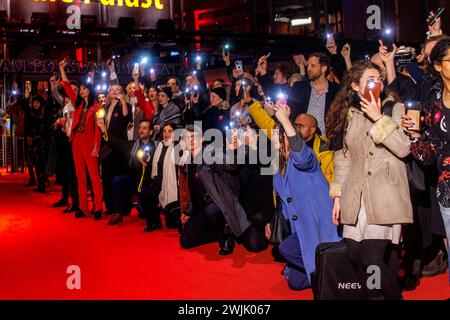 Berlinale- petites choses comme celles-ci Erröffnung BEI der Eröffnung der 74. Berlinale zum film de petites choses comme celles-ci im Berlinale Palast AM 15.02.2024 à Berlin. *** Berlinale petites choses comme celles-ci ouverture à l'ouverture de la 74ème Berlinale pour le film petites choses comme celles-ci au Palast de la Berlinale le 15 02 2024 à Berlin Copyright : xEventpressxKochanx Banque D'Images