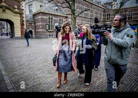 LA HAYE - Ministre sortant de la Justice et de la sécurité Dilan Yeşilgöz-Zegerius au Binnenhof. Les ministres ont assisté à la réunion hebdomadaire du Cabinet. ANP ROBIN UTRECHT pays-bas Out - belgique Out Banque D'Images