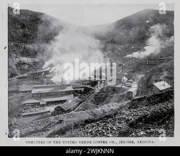 Fonderie de l'United Verde Copper Co., Jerome, Arizona tiré de l'article LES RESSOURCES MINÉRALES DE L'ARIZONA. Par Thomas Toiige. Tiré de l'Engineering Magazine consacré au progrès industriel volume XI octobre 1897 The Engineering Magazine Co Banque D'Images