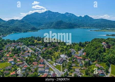 Die Gemeinde Kochel am See in Oberbayern im Luftbild Ausblick auf Kochel am See in der Region Tölzer Land am bayeris Kochel am See Bayern Deutschland Banque D'Images