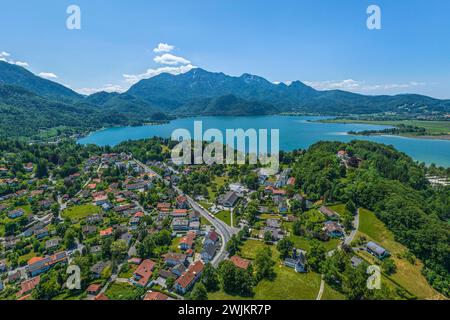 Die Gemeinde Kochel am See in Oberbayern im Luftbild Ausblick auf Kochel am See in der Region Tölzer Land am bayeris Kochel am See Bayern Deutschland Banque D'Images