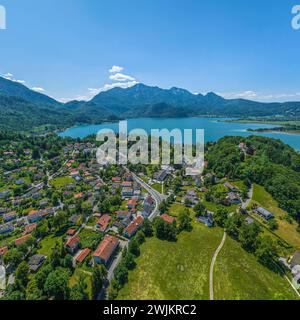 Die Gemeinde Kochel am See in Oberbayern im Luftbild Ausblick auf Kochel am See in der Region Tölzer Land am bayeris Kochel am See Bayern Deutschland Banque D'Images