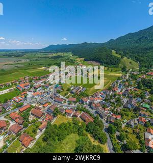 Die Gemeinde Kochel am See in Oberbayern im Luftbild Ausblick auf Kochel am See in der Region Tölzer Land am bayeris Kochel am See Bayern Deutschland Banque D'Images