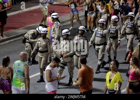 Police militaire de Bahia au carnaval salvador, bahia, brésil - 10 février 2024 : policiers militaires de Bahia vus pendant le carnaval dans la ville de Salvador. SALVADOR BAHIA BRÉSIL Copyright : xJoaxSouzax 080224JOA4315320 Banque D'Images