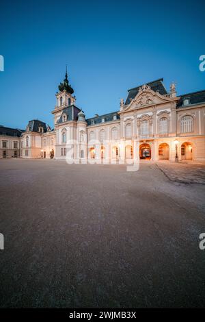 Château de Festetics à Keszthely la nuit Banque D'Images