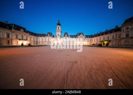 Château de Festetics à Keszthely la nuit Banque D'Images