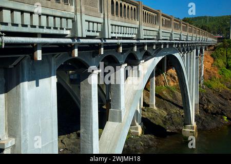 Depoe Bay Bridge, Depoe Bay, Pacific Coast Scenic Byway, Oregon Banque D'Images