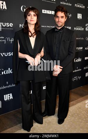 Luise Befort und Maximilian Befort BEI der Berlin soirée d'ouverture par Gala, UFA und RTL Deutschland im Rahmen der Berlinale 2024 / 74. Internationale Filmfestspiele Berlin im Hotel SO / Berlin Das Stue. Berlin, 15.02.2024 *** Luise Befort et Maximilian Befort à la soirée d'ouverture de Berlin par Gala, UFA et RTL Allemagne dans le cadre du Festival international du film de Berlin Berlinale 2024 74 à l'Hôtel SO Berlin Das Stue Berlin, 15 02 2024 Foto:Xn.xKubelkax/xFuturexImagex Opening night 4269 Banque D'Images