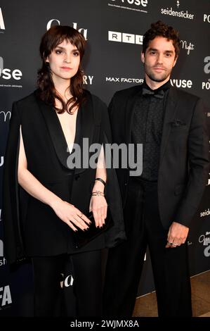 Luise Befort und Maximilian Befort BEI der Berlin soirée d'ouverture par Gala, UFA und RTL Deutschland im Rahmen der Berlinale 2024 / 74. Internationale Filmfestspiele Berlin im Hotel SO / Berlin Das Stue. Berlin, 15.02.2024 *** Luise Befort et Maximilian Befort à la soirée d'ouverture de Berlin par Gala, UFA et RTL Allemagne dans le cadre du Festival international du film de Berlin Berlinale 2024 74 à l'Hôtel SO Berlin Das Stue Berlin, 15 02 2024 Foto:Xn.xKubelkax/xFuturexImagex Opening night 4271 Banque D'Images