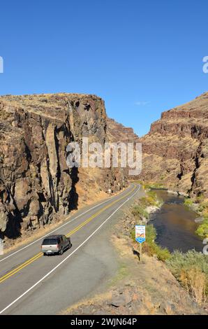 U.S. Highway 95 in Picture gorge, John Day Fossil Beds N.M., Oregon. Banque D'Images