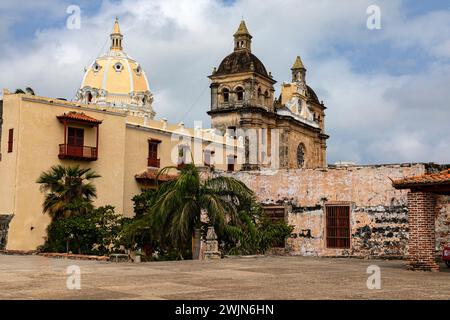 Iglesia de San Pedro Claver dans la vieille ville (ville fortifiée) de Carthagène, Colombie Banque D'Images