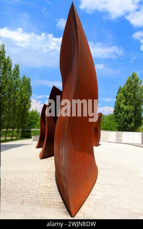 Sculpture géante Dirk’s Pod de Richard Serra a dédié cette sculpture au photographe Dirk Reinartz, Novartis-Campus, Bâle, Suisse. Dirk’s Pod SC Banque D'Images