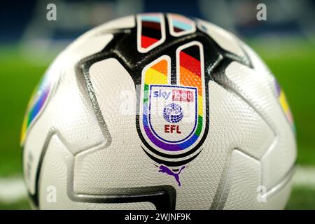 Vue générale du ballon officiel du jour de match, le Puma Orbita 1 EFL Football, devant le Sky Bet Championship match aux Hawthorns, West Bromwich. Date de la photo : vendredi 16 février 2024. Banque D'Images