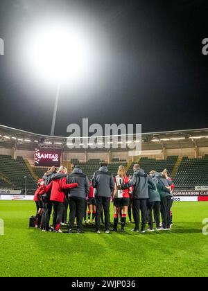 Den Haag, pays-Bas. 16 février 2024. Den Haag - joueurs de Feyenoord V1 lors du match entre ADO Den Haag V1 contre Feyenoord V1 au Bingoal stadion le 16 février 2024 à Den Haag, pays-Bas. Crédit : Box to Box Pictures/Alamy Live News Banque D'Images