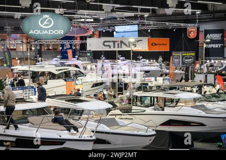 Gothenburg, Suède - 11 février 2024 : bateaux exposés au salon nautique de Gothenburg Banque D'Images