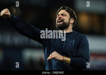 West Bromwich, Royaume-Uni. 16 février 2024. Russell Martin manager de Southampton célèbre la victoire de ses équipes après le match de Sky Bet Championship West Bromwich Albion vs Southampton aux Hawthorns, West Bromwich, Royaume-Uni, le 16 février 2024 (photo par Gareth Evans/News images) à West Bromwich, Royaume-Uni le 16/02/2024. (Photo de Gareth Evans/News images/SIPA USA) crédit : SIPA USA/Alamy Live News Banque D'Images