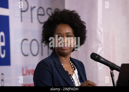 Genève, Suisse. 15 février 2024. AUA Baldé, Présidente-Rapporteuse du Groupe de travail des Nations Unies sur les disparitions forcées ou involontaires (WGEID), prend la parole lors d'une audition de la société civile sur le massacre de prisonniers politiques en Iran en 1988. Une audition de la société civile sur le massacre de prisonniers politiques de 1988, organisée par Justice pour les victimes du massacre de 1988 en Iran (JVMI), a eu lieu au Club de la presse de Genève. (Photo de Siavosh Hosseini/SOPA images/Sipa USA) crédit : Sipa USA/Alamy Live News Banque D'Images